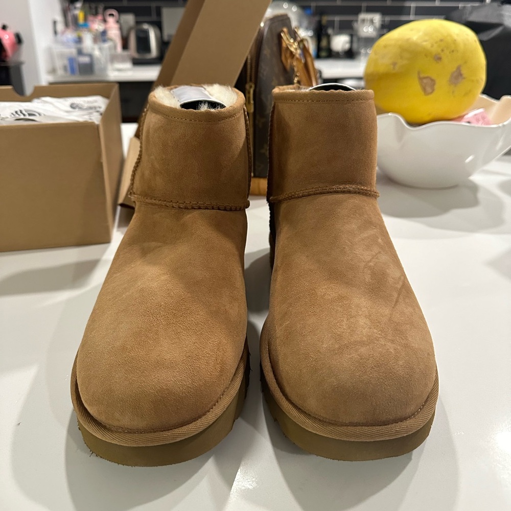 Women’s Classic Mini || Size 11
